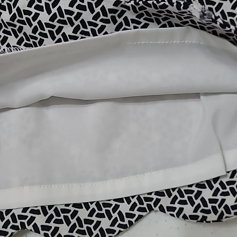 Talbots Black & White Skirt with Scalloped hem size 8